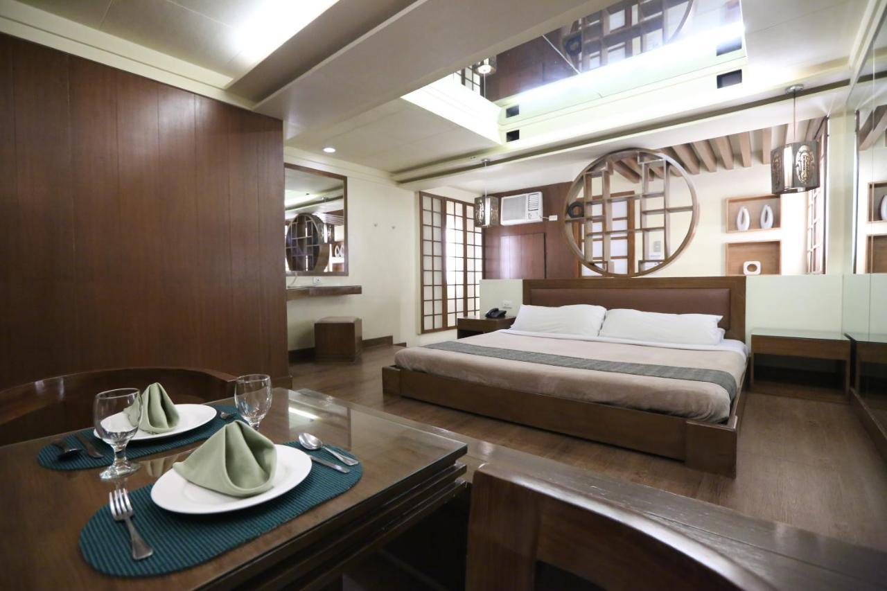 Victoria Court Suites Pasig Exteriér fotografie